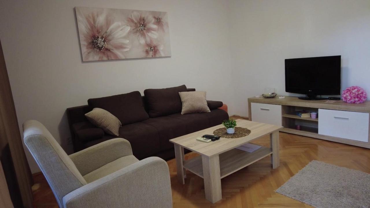 Apartment Dina Omiš Kültér fotó